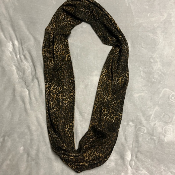 Michael Kors Leopard Print Maxi Scarf - Picture 4 of 5